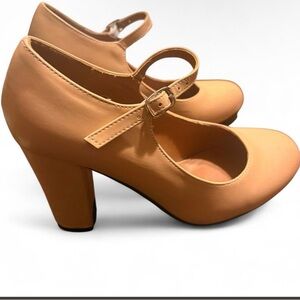 Classic Mary Jane Block Heel Pumps in Tan